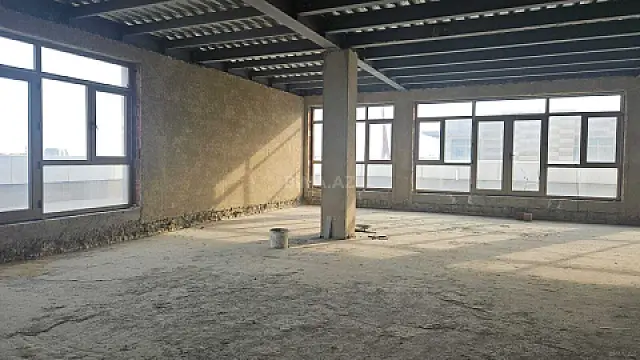 Satılır 9 otaqlı mənzil 290 m²
