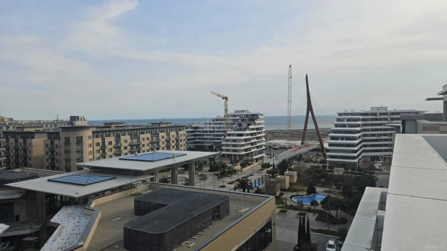 Satılır 9 otaqlı mənzil 290 m²