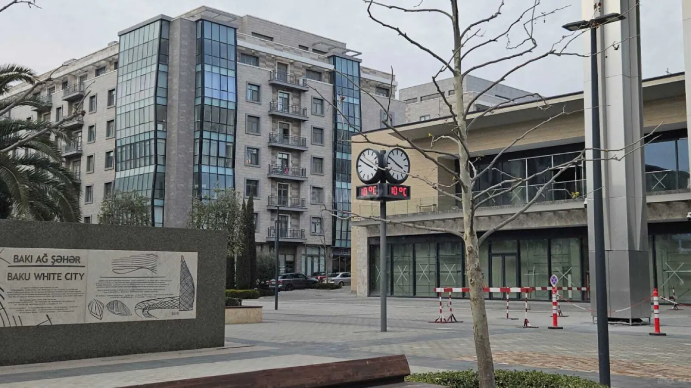 Satılır 9 otaqlı mənzil 290 m²