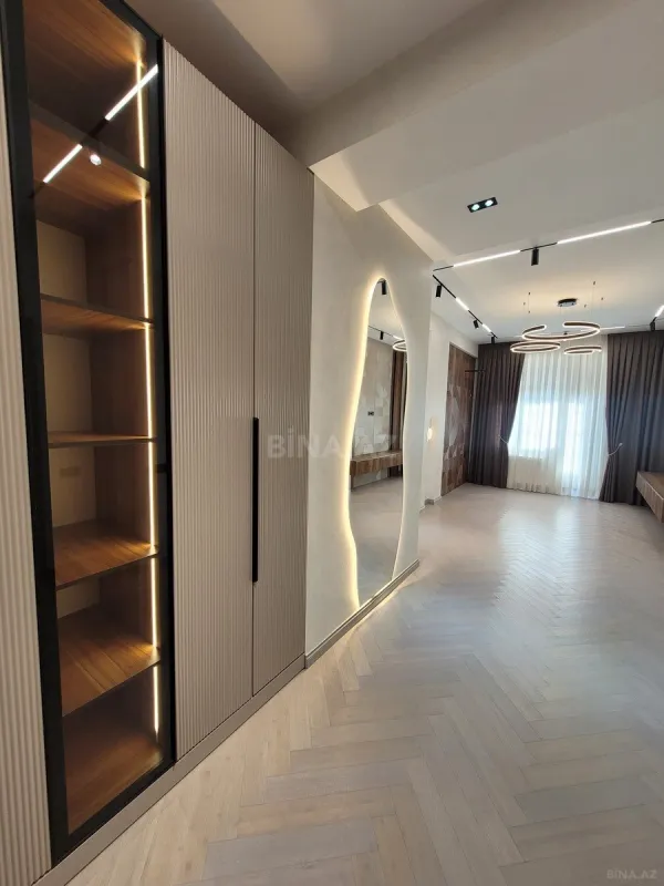 Satılır 2 otaqlı mənzil 68 m²