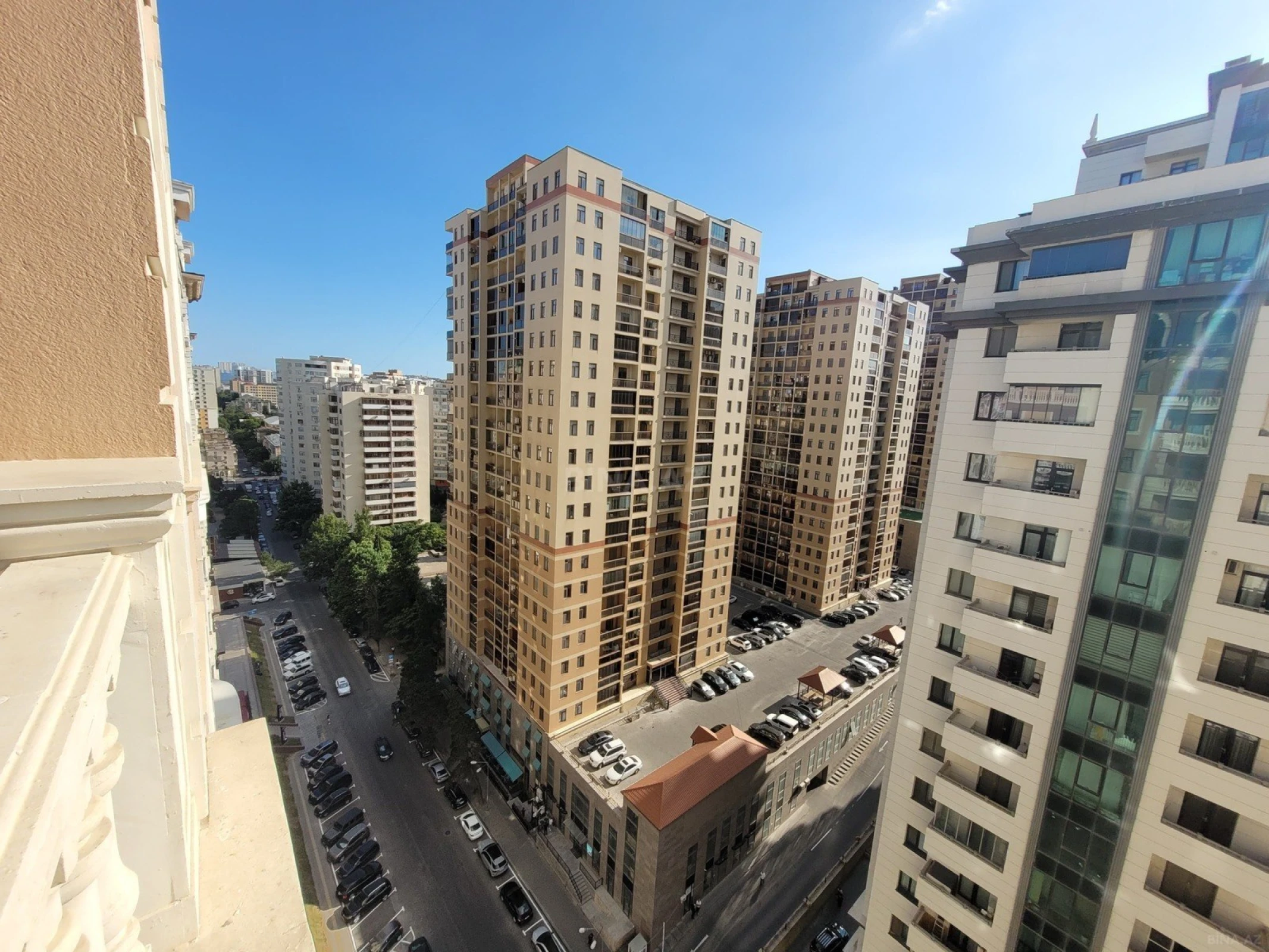 Satılır 2 otaqlı mənzil 68 m²
