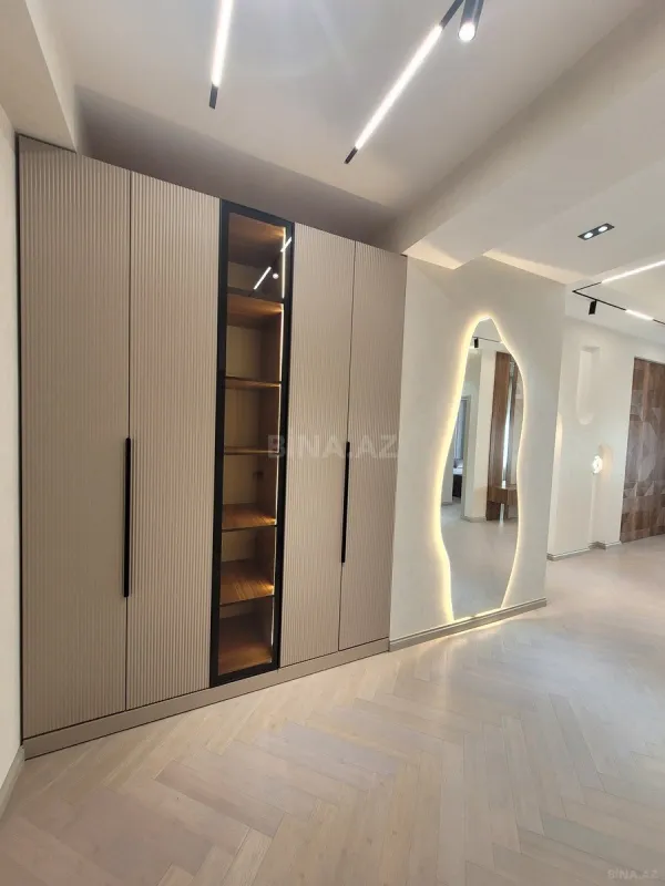 Satılır 2 otaqlı mənzil 68 m²