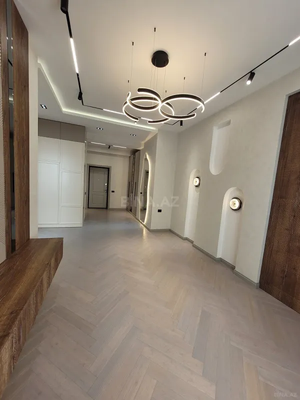 Satılır 2 otaqlı mənzil 68 m²