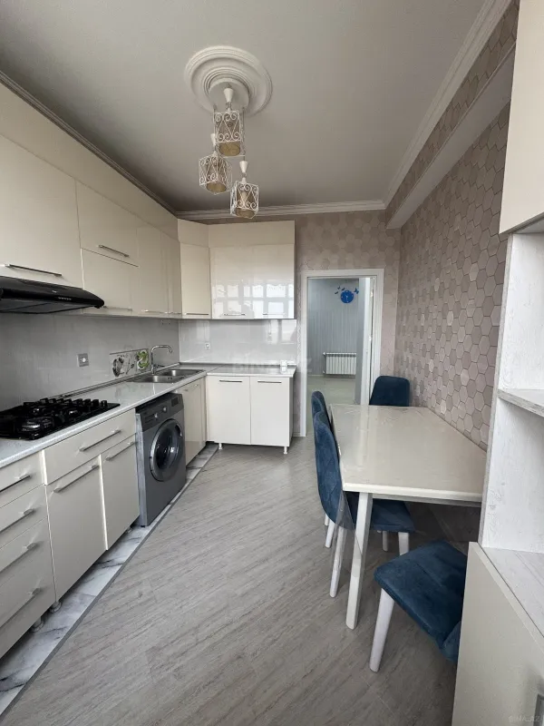Satılır 3 otaqlı mənzil 82 m²