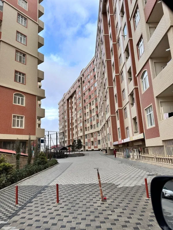 Satılır 3 otaqlı mənzil 82 m²