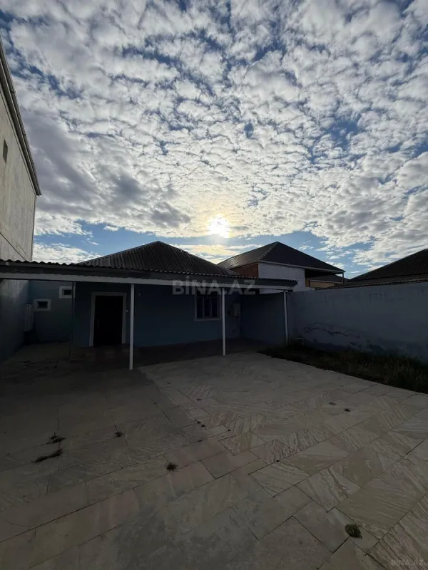 Satılır 4 otaqlı həyət evi 100 m²