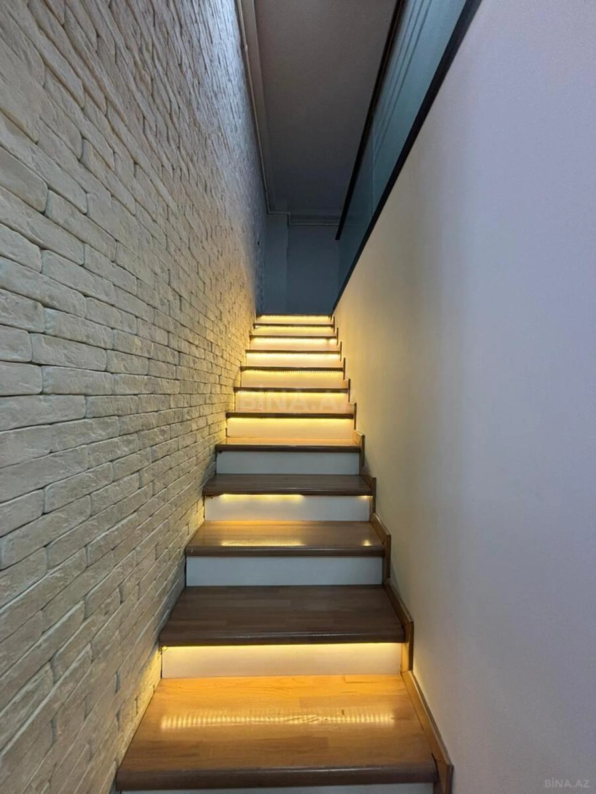 Kirayə verilir obyekt 145 m²