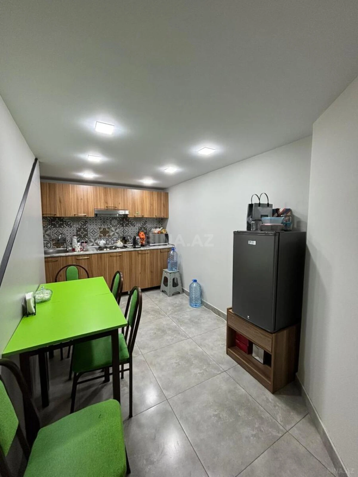 Kirayə verilir obyekt 145 m²