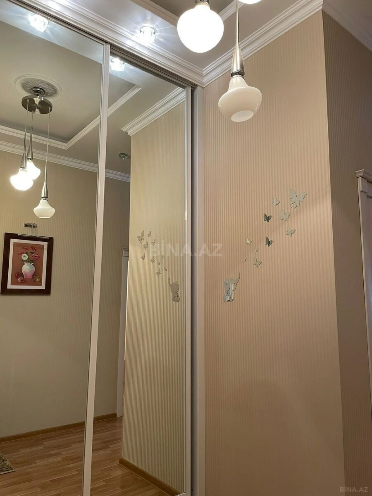 Satılır 2 otaqlı mənzil 70 m²