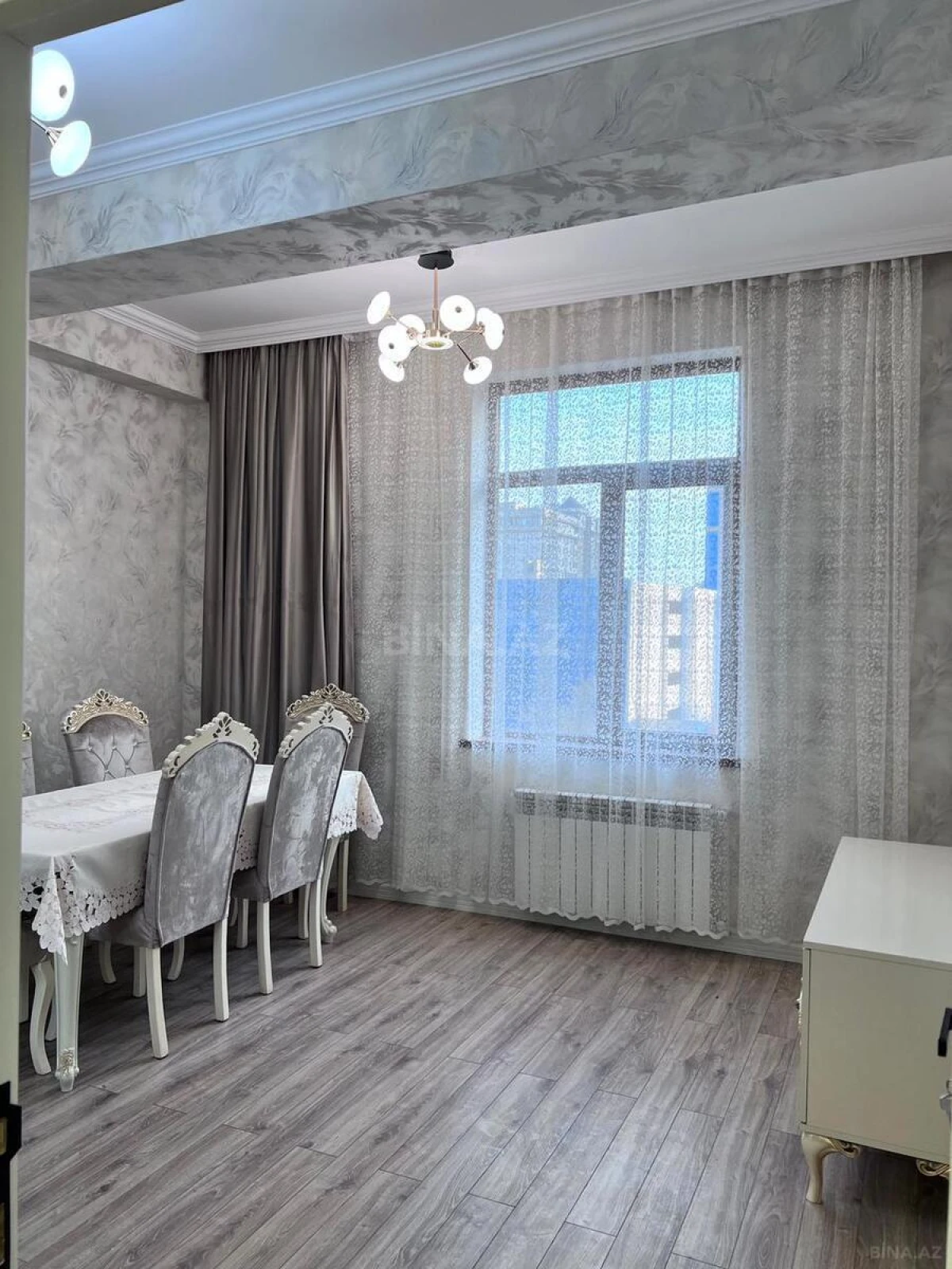 Kirayə verilir 2 otaqlı mənzil 75 m²
