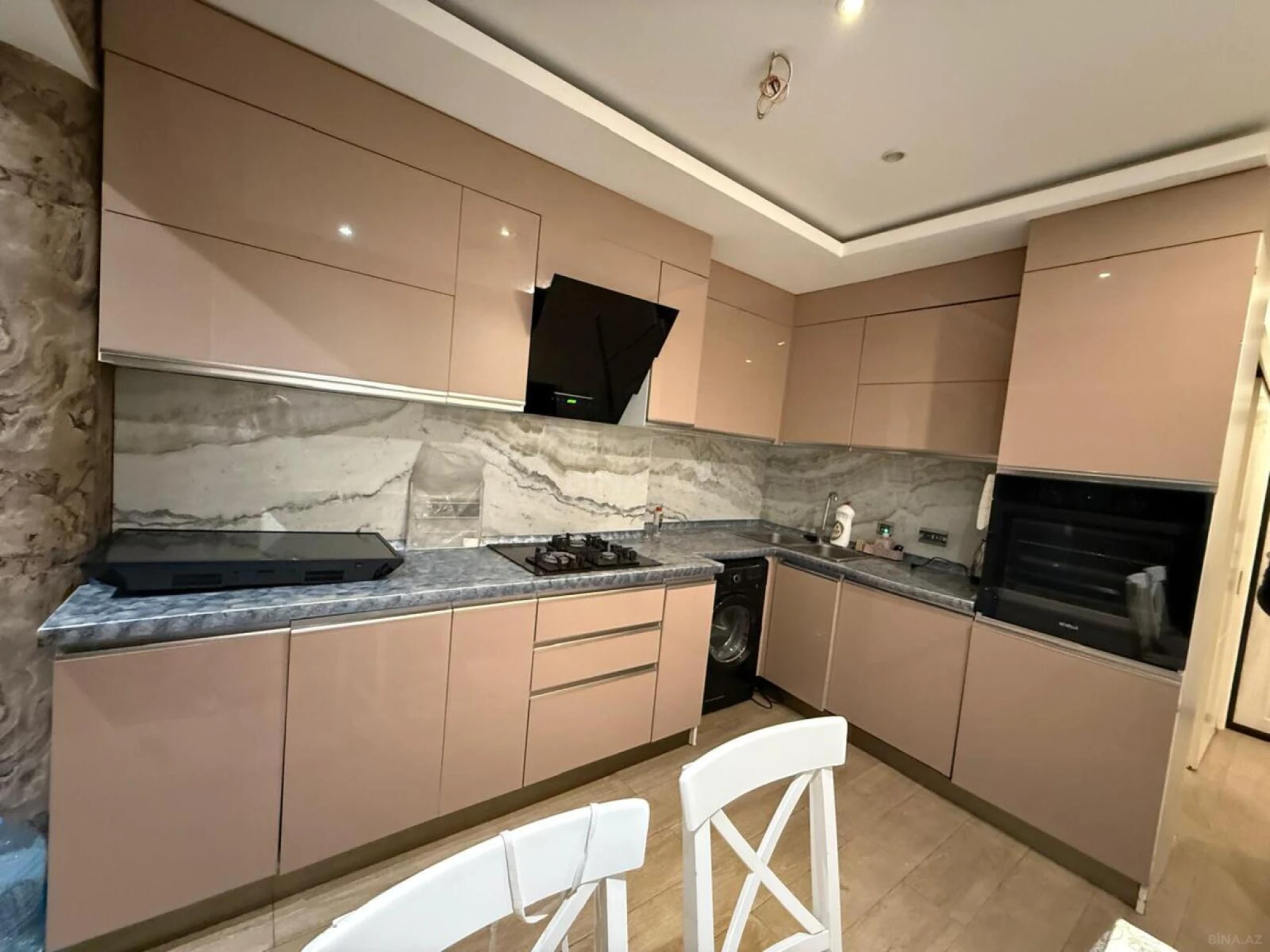 Kirayə verilir 2 otaqlı mənzil 70 m²