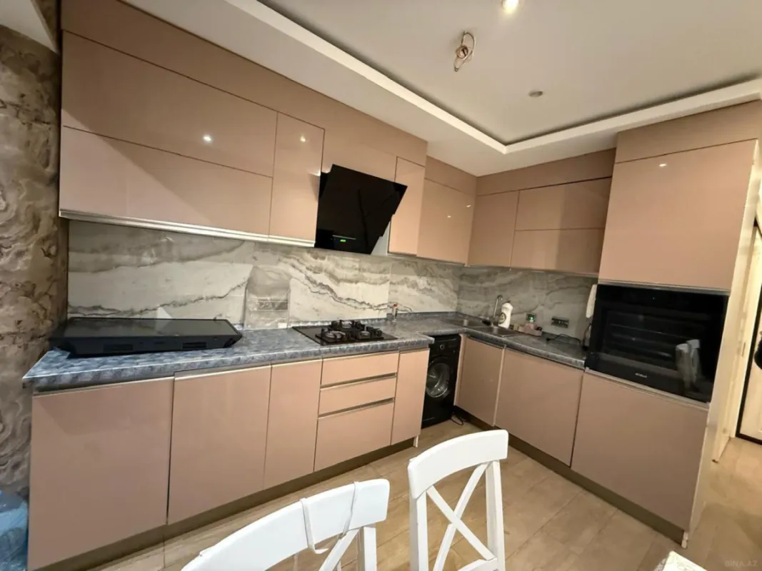 Kirayə verilir 2 otaqlı mənzil 70 m²