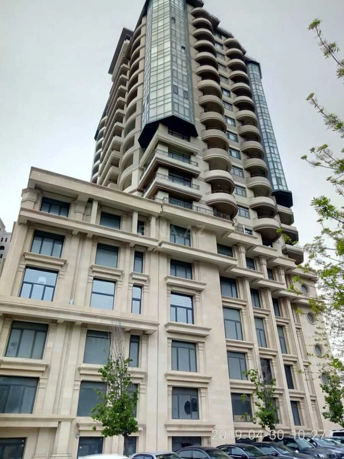 Kirayə verilir 4 otaqlı mənzil 200 m²