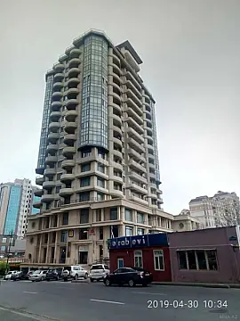 Kirayə verilir 4 otaqlı mənzil 200 m²