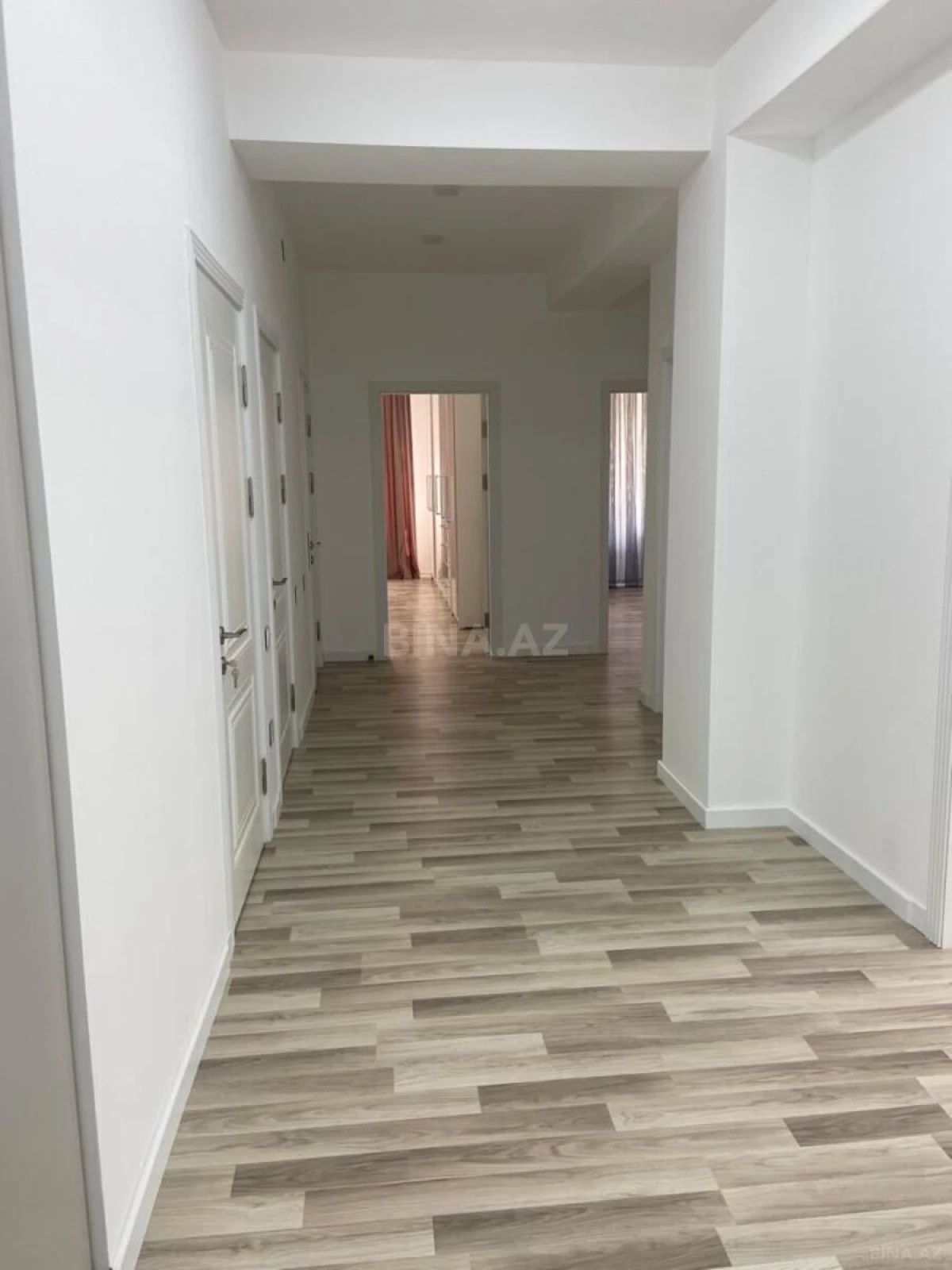 Kirayə verilir 3 otaqlı mənzil 150 m²