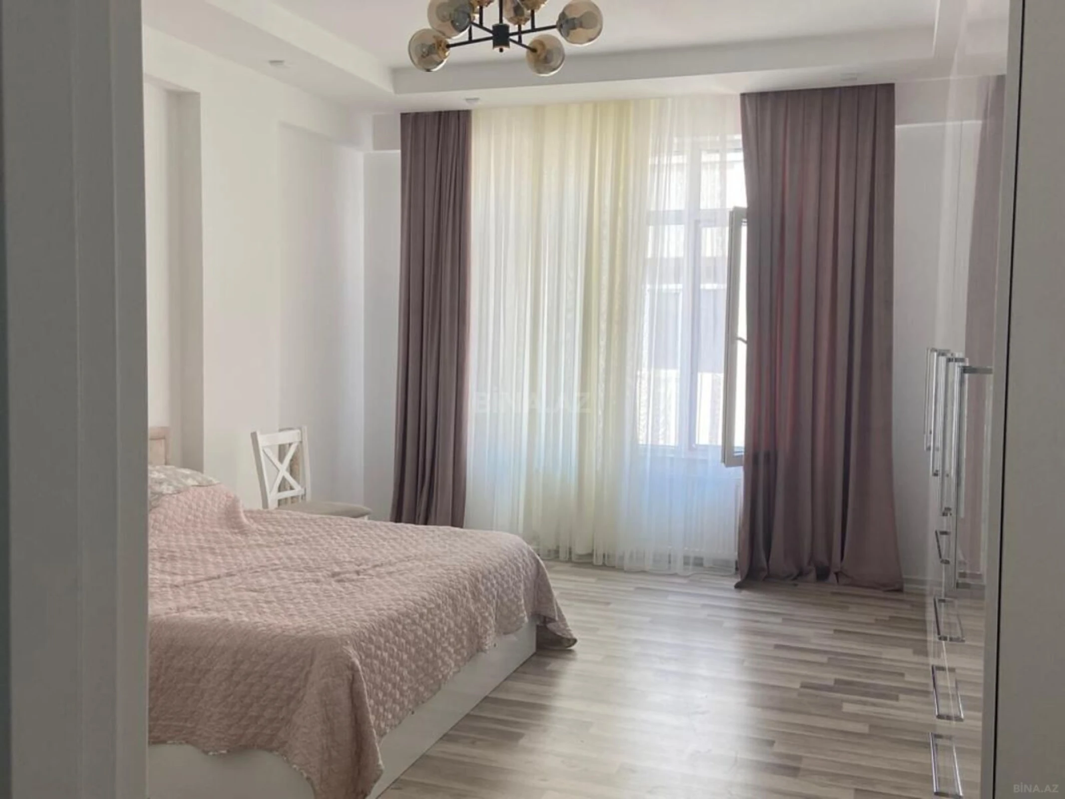 Kirayə verilir 3 otaqlı mənzil 150 m²