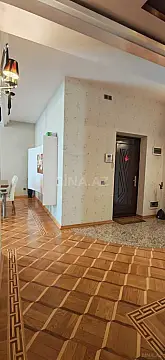 Satılır 4 otaqlı mənzil 182 m²