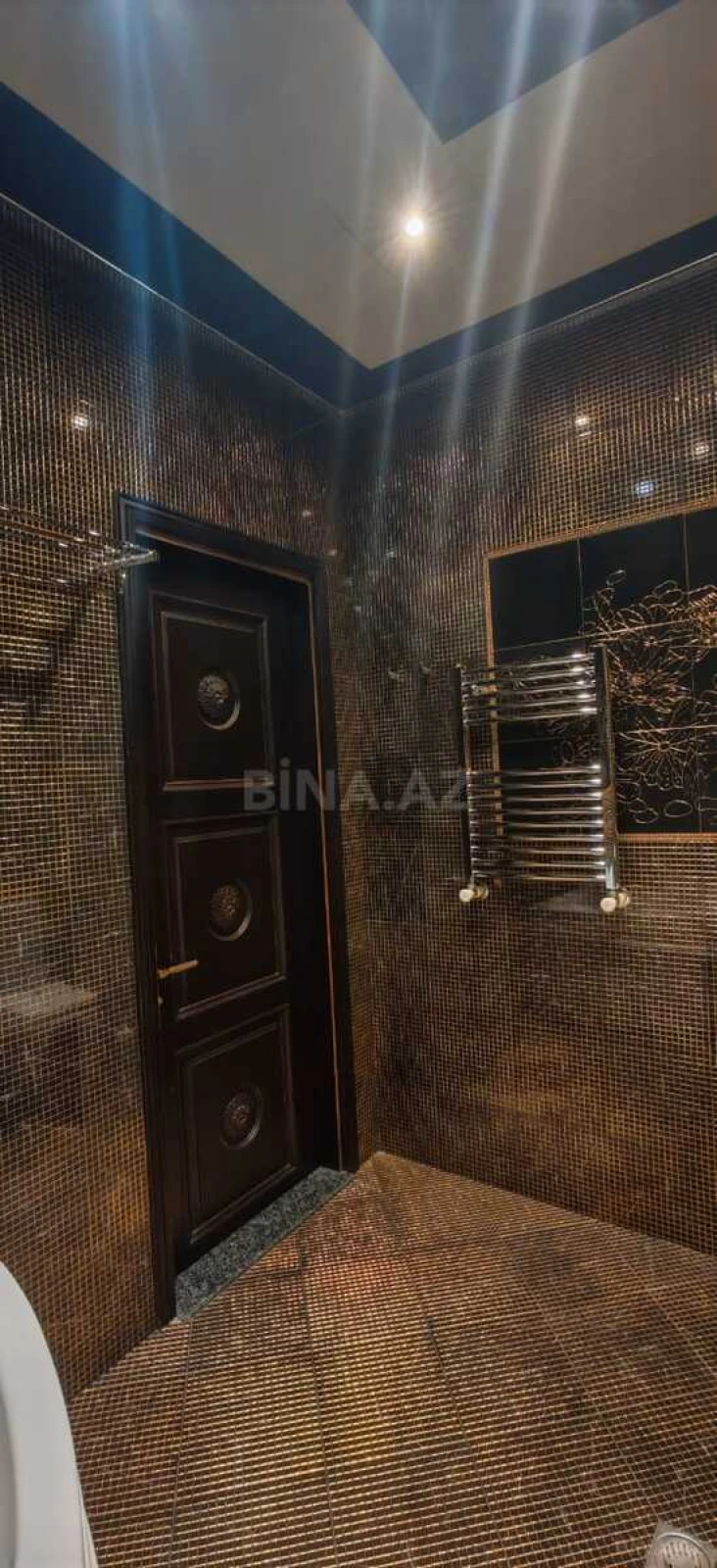 Satılır 4 otaqlı mənzil 182 m²