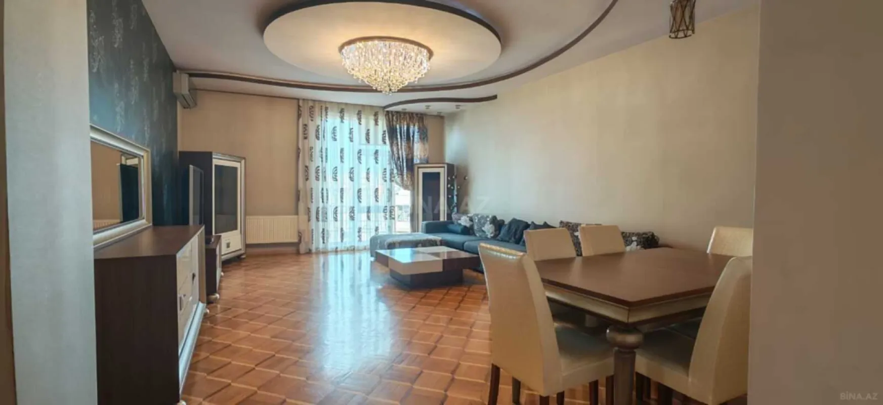 Satılır 4 otaqlı mənzil 182 m²