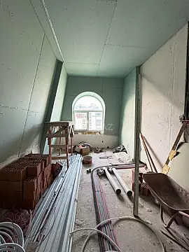 Satılır 4 otaqlı mənzil 210 m²