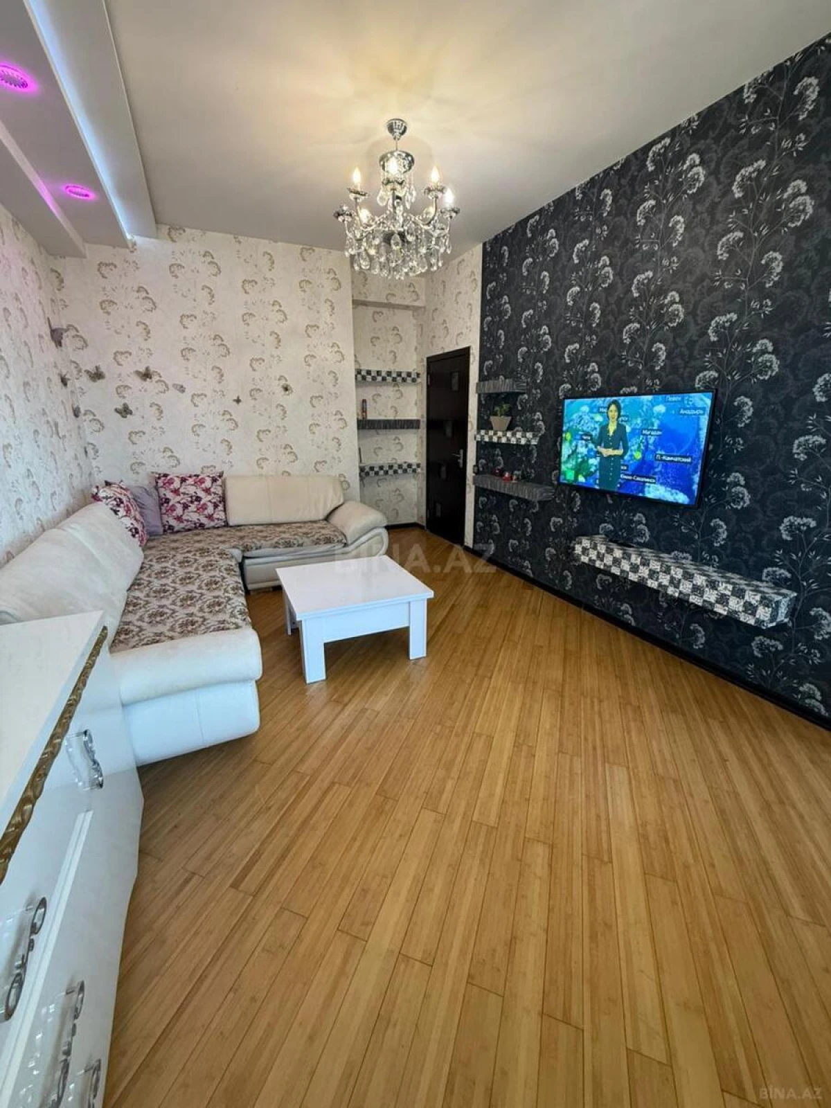 Kirayə verilir 2 otaqlı mənzil 70 m²
