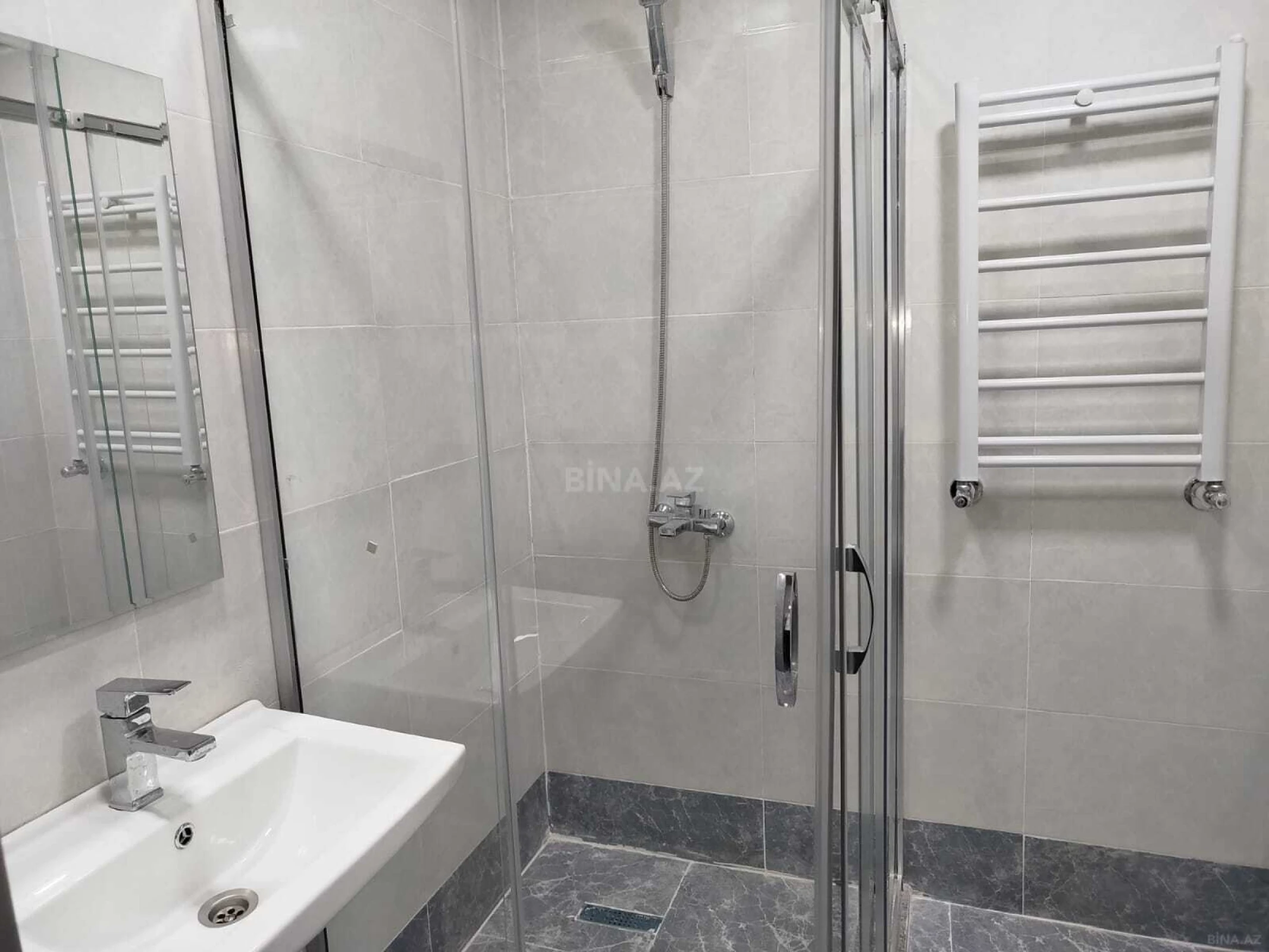 Kirayə verilir 2 otaqlı mənzil 80 m²