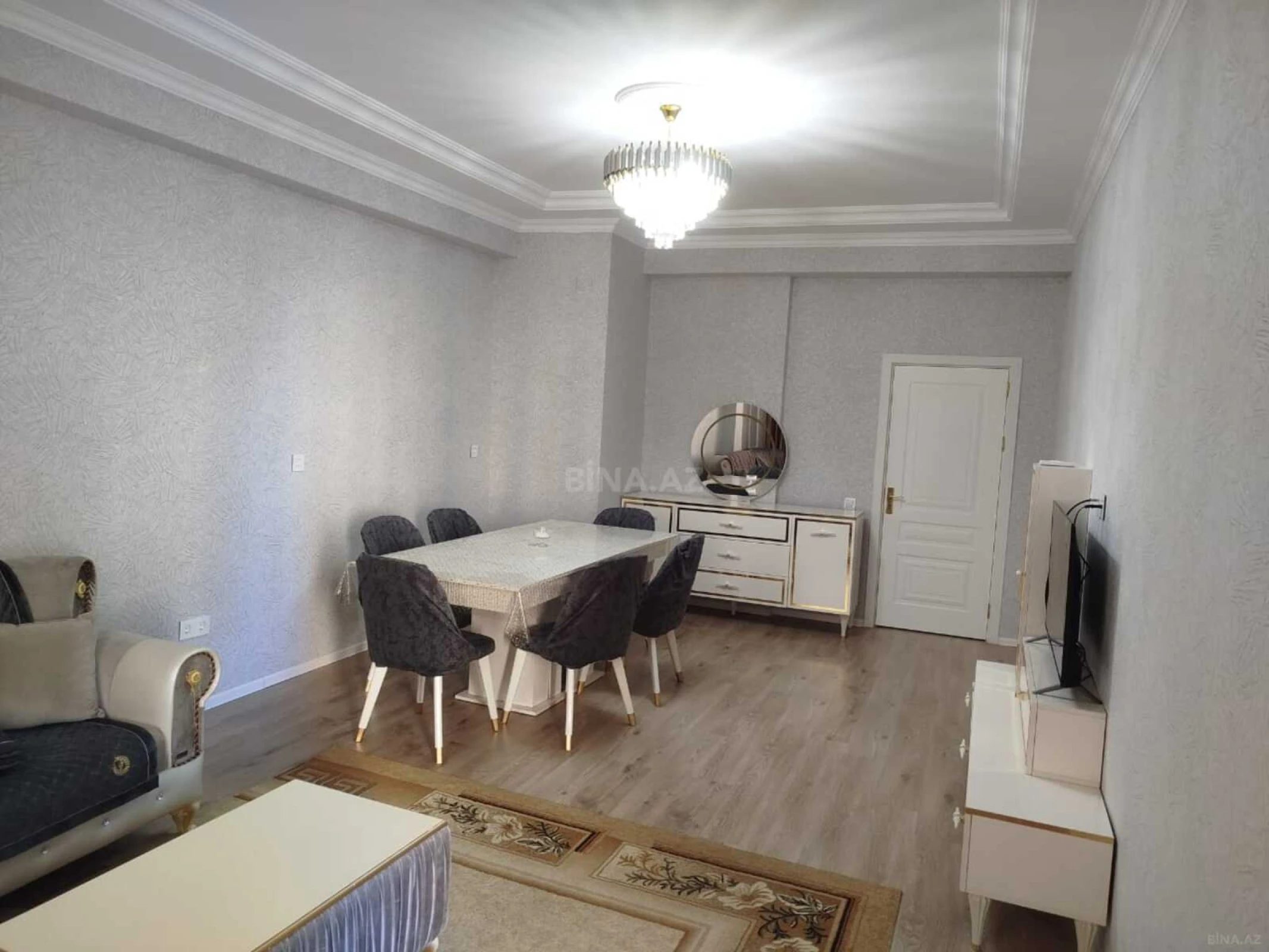Kirayə verilir 2 otaqlı mənzil 80 m²