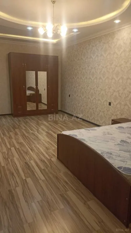Kirayə verilir 2 otaqlı mənzil 125 m²