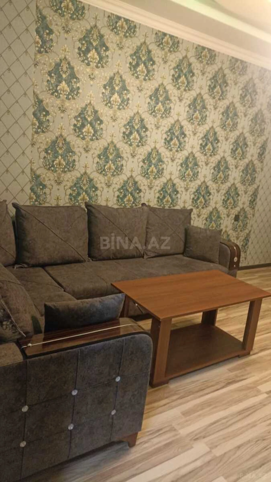 Kirayə verilir 2 otaqlı mənzil 125 m²