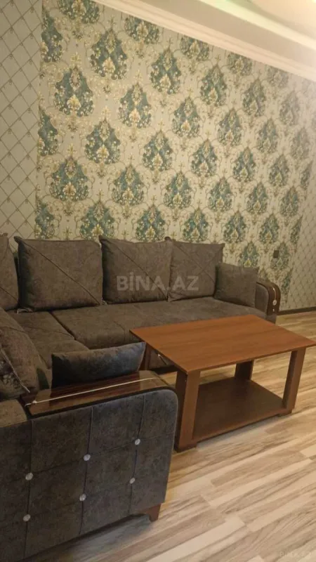 Kirayə verilir 2 otaqlı mənzil 125 m²