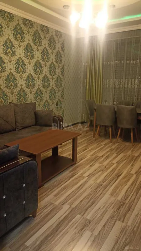 Kirayə verilir 2 otaqlı mənzil 125 m²