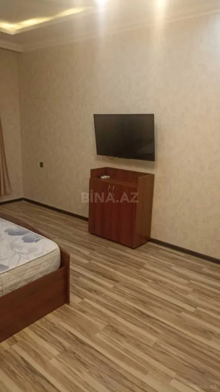 Kirayə verilir 2 otaqlı mənzil 125 m²