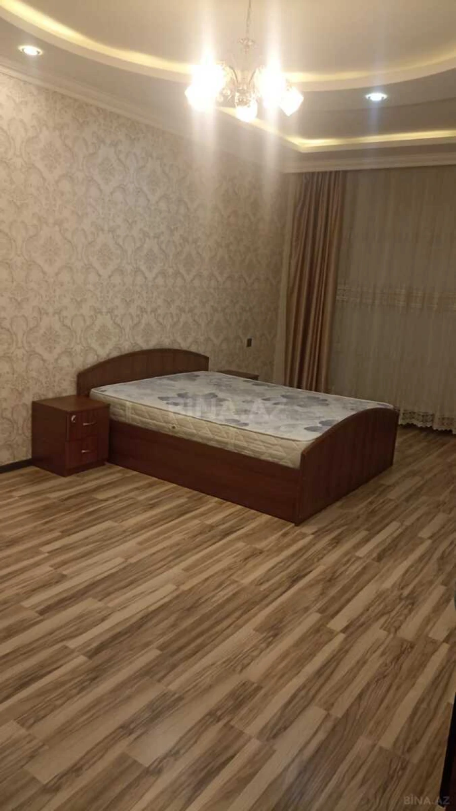 Kirayə verilir 2 otaqlı mənzil 125 m²