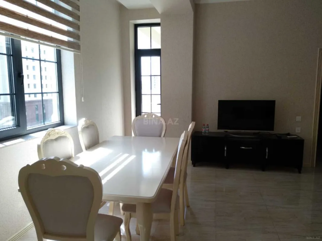 Kirayə verilir 3 otaqlı mənzil 100 m²