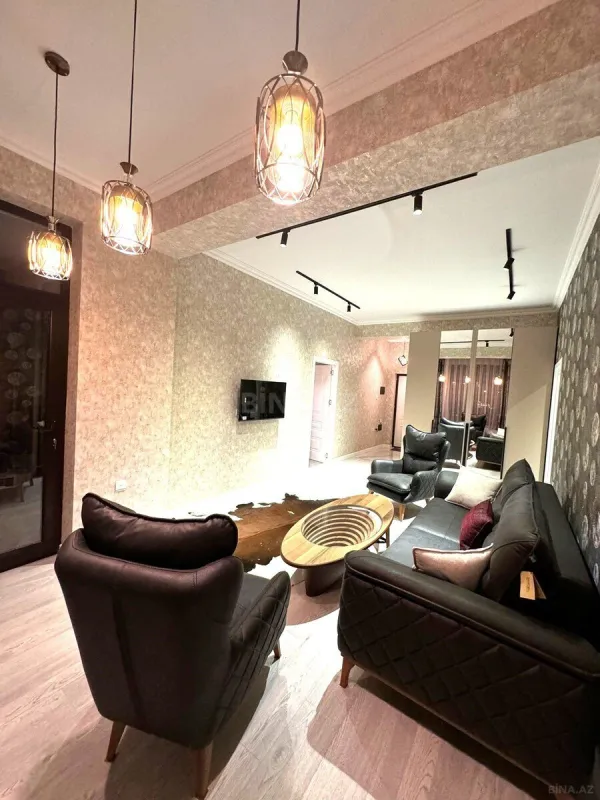 Kirayə verilir 2 otaqlı mənzil 80 m²