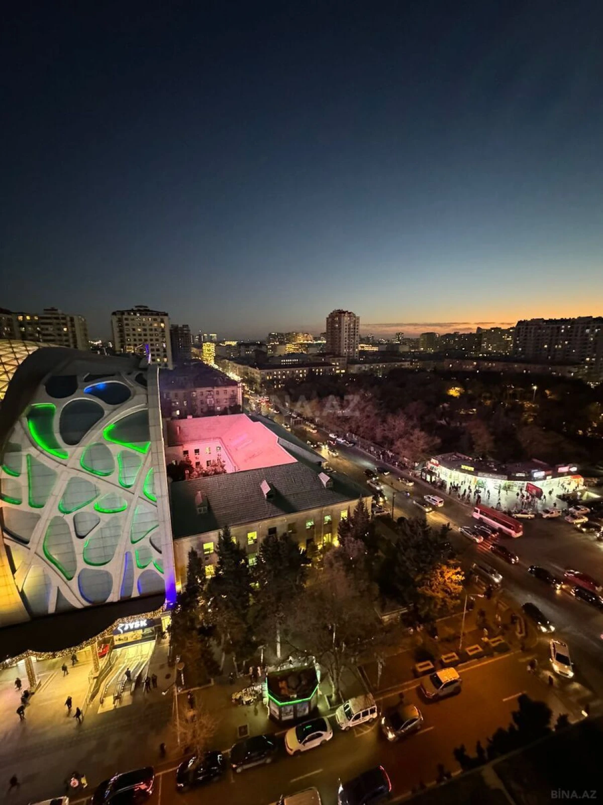 Kirayə verilir 2 otaqlı mənzil 80 m²