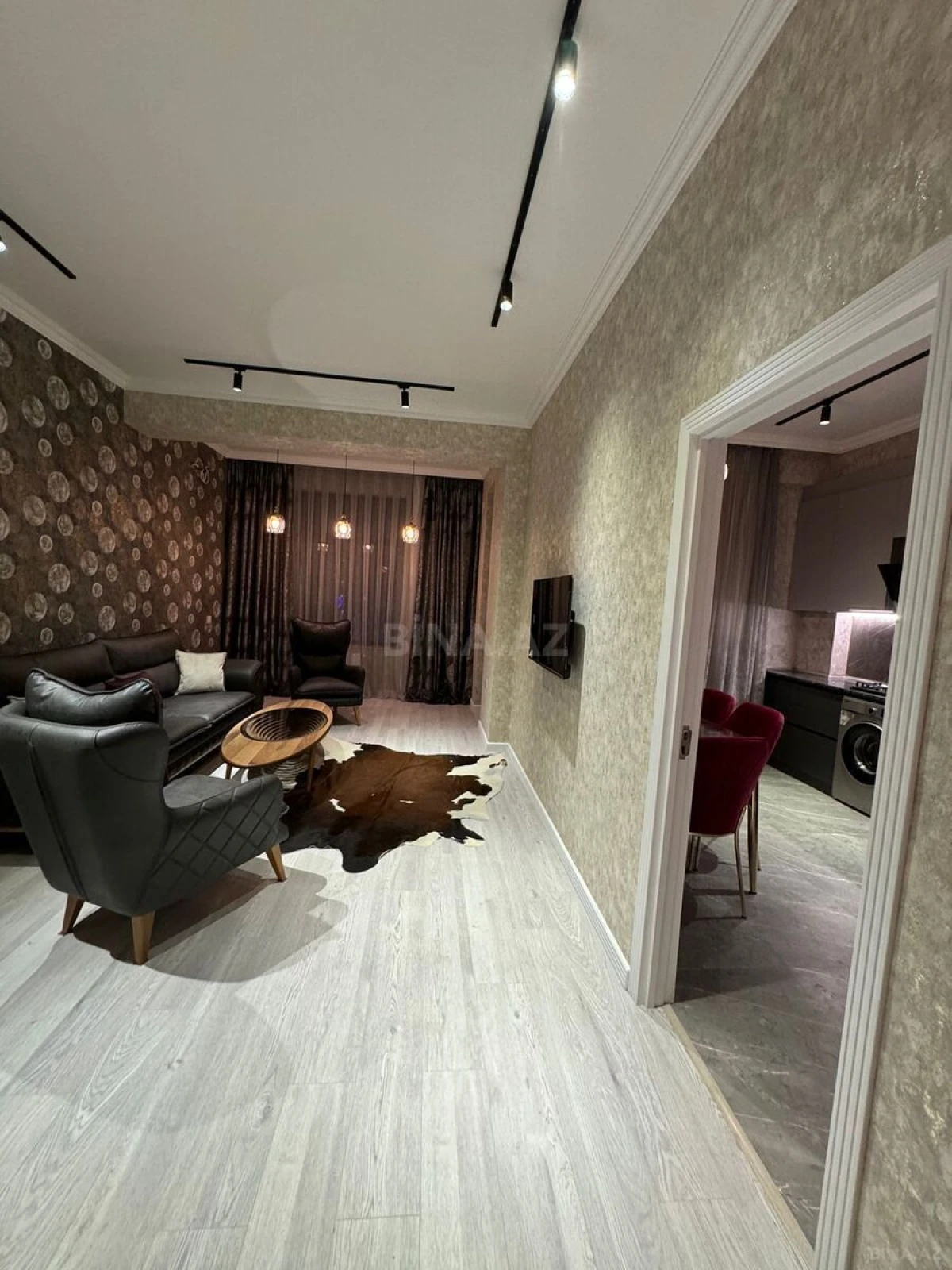 Kirayə verilir 2 otaqlı mənzil 80 m²