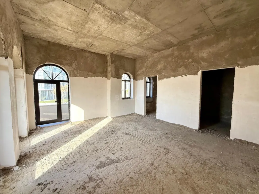 Satılır 8 otaqlı həyət evi 500 m²