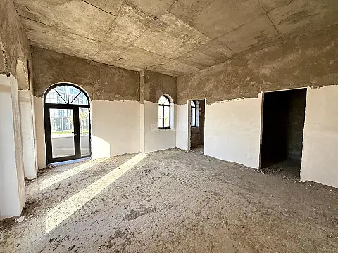 Satılır 8 otaqlı həyət evi 500 m²