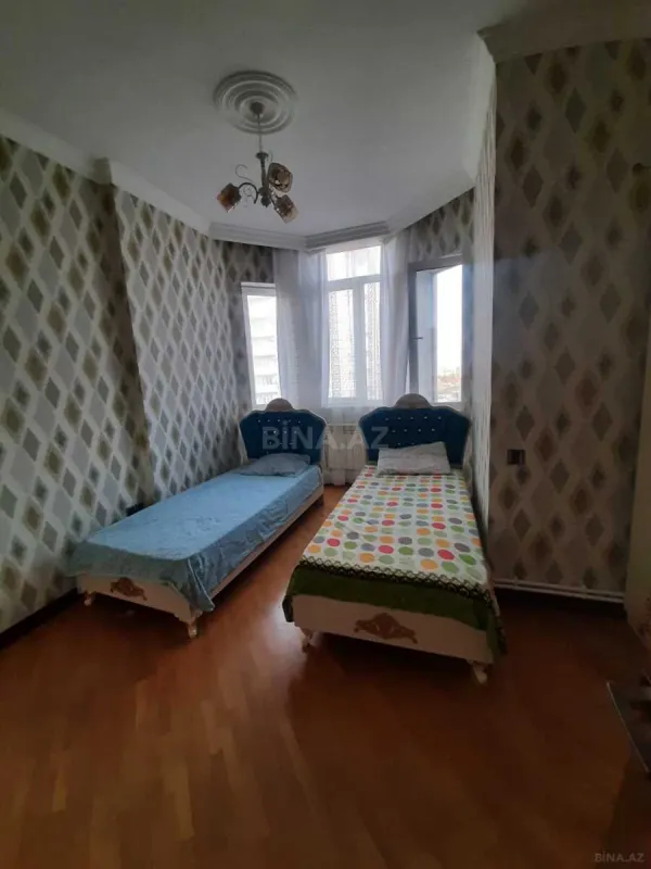 Kirayə verilir 3 otaqlı mənzil 125 m²