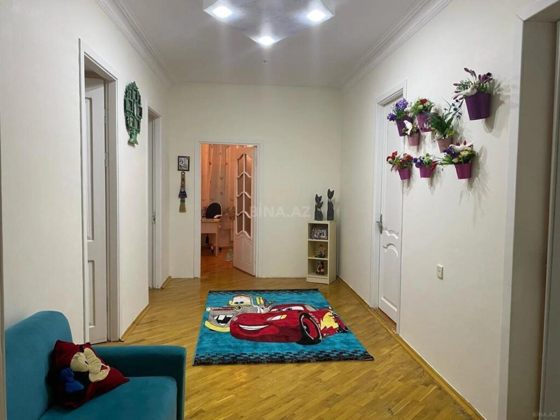Kirayə verilir obyekt 270 m²