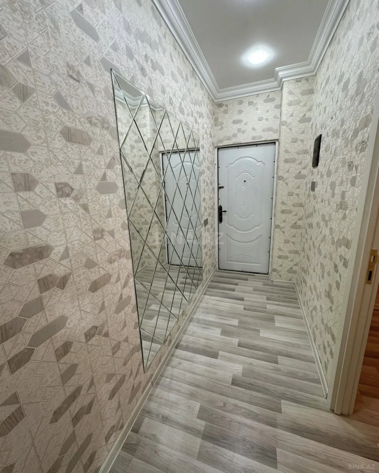 Satılır 2 otaqlı mənzil 60 m²