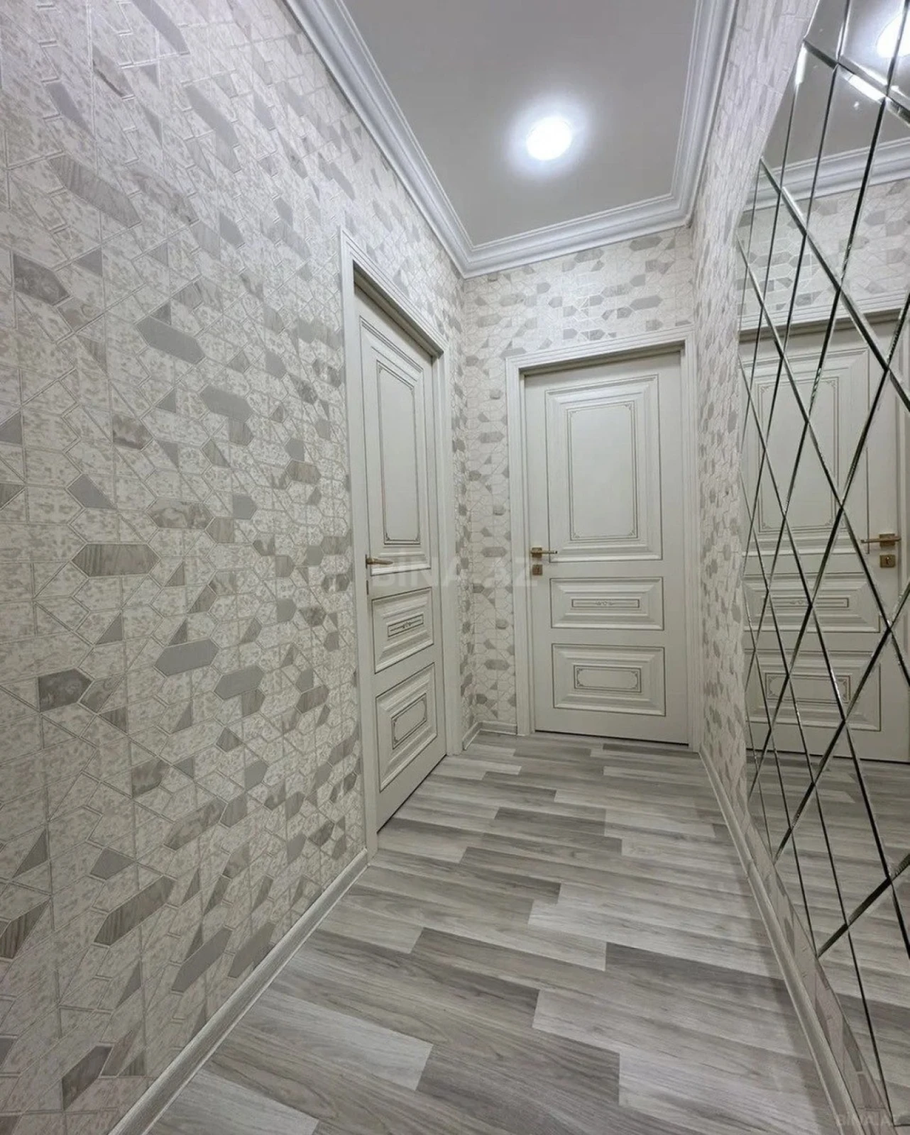 Satılır 2 otaqlı mənzil 60 m²