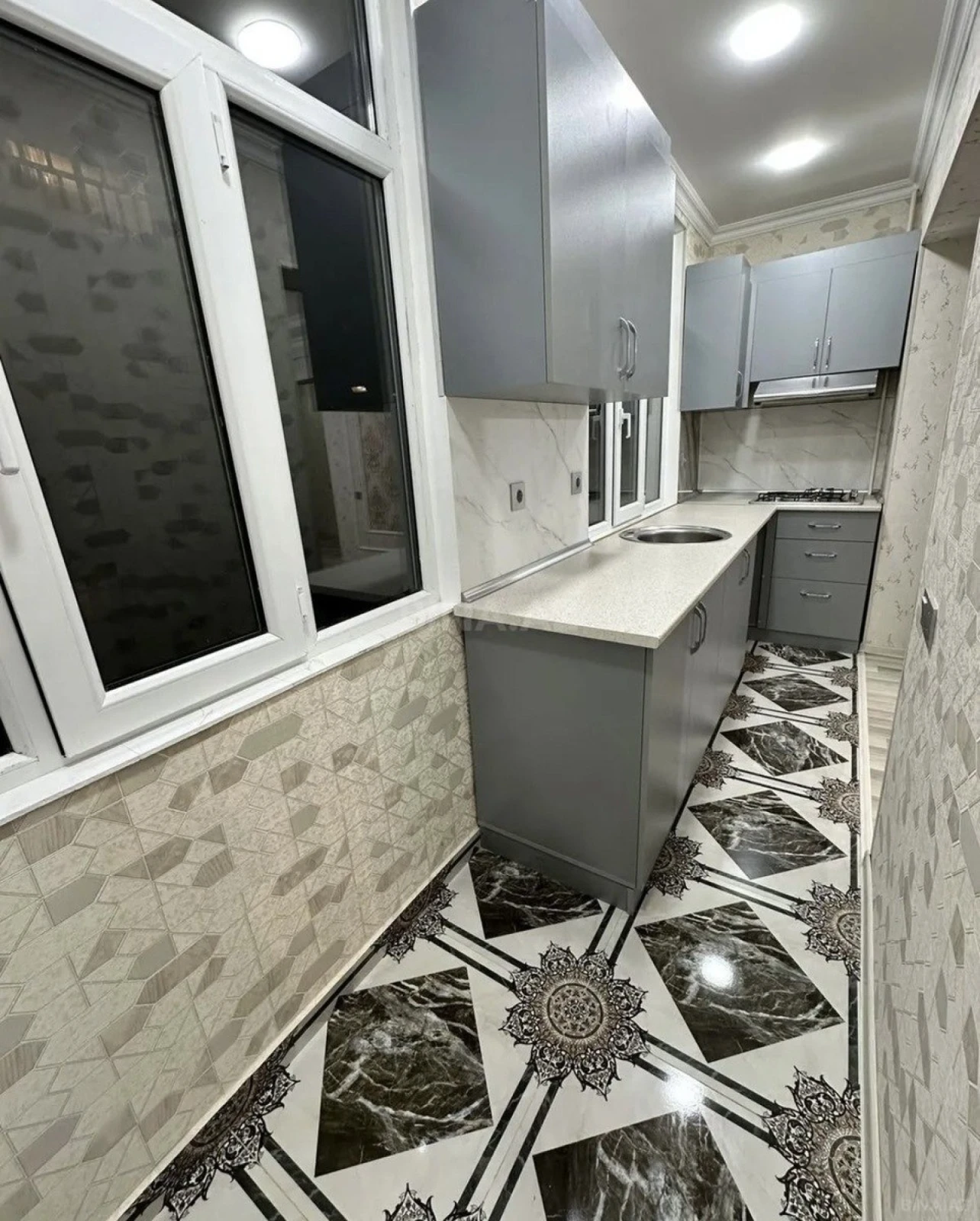 Satılır 2 otaqlı mənzil 60 m²
