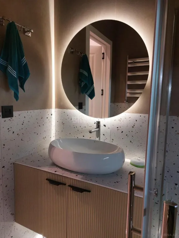 Kirayə verilir 2 otaqlı mənzil 72 m²