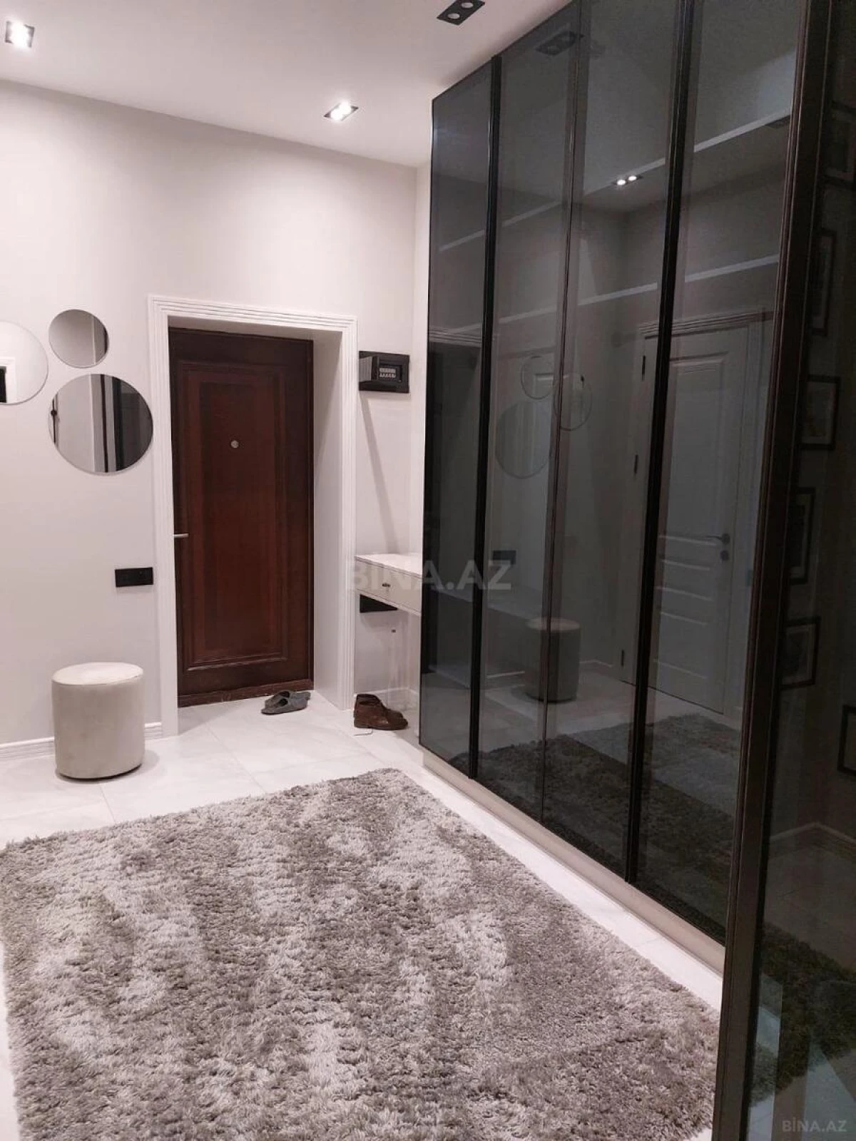 Kirayə verilir 2 otaqlı mənzil 72 m²