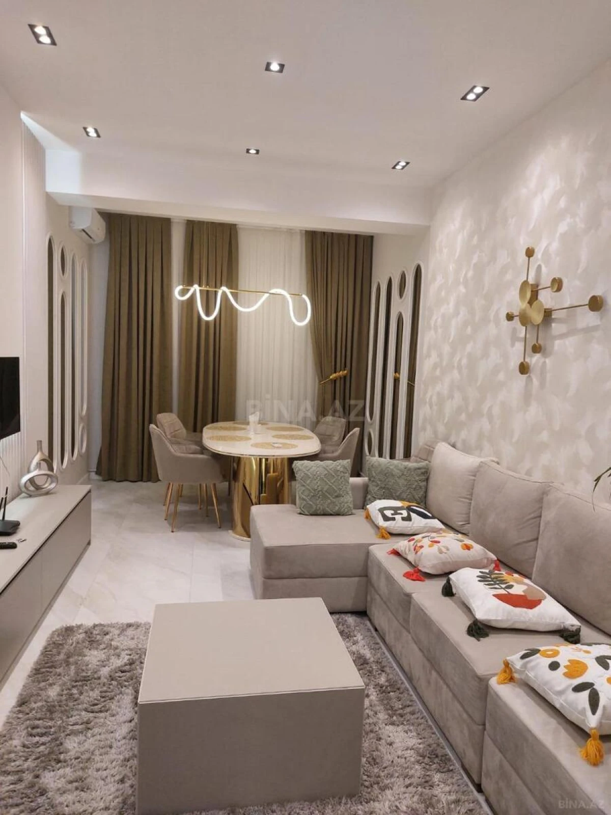 Kirayə verilir 2 otaqlı mənzil 72 m²