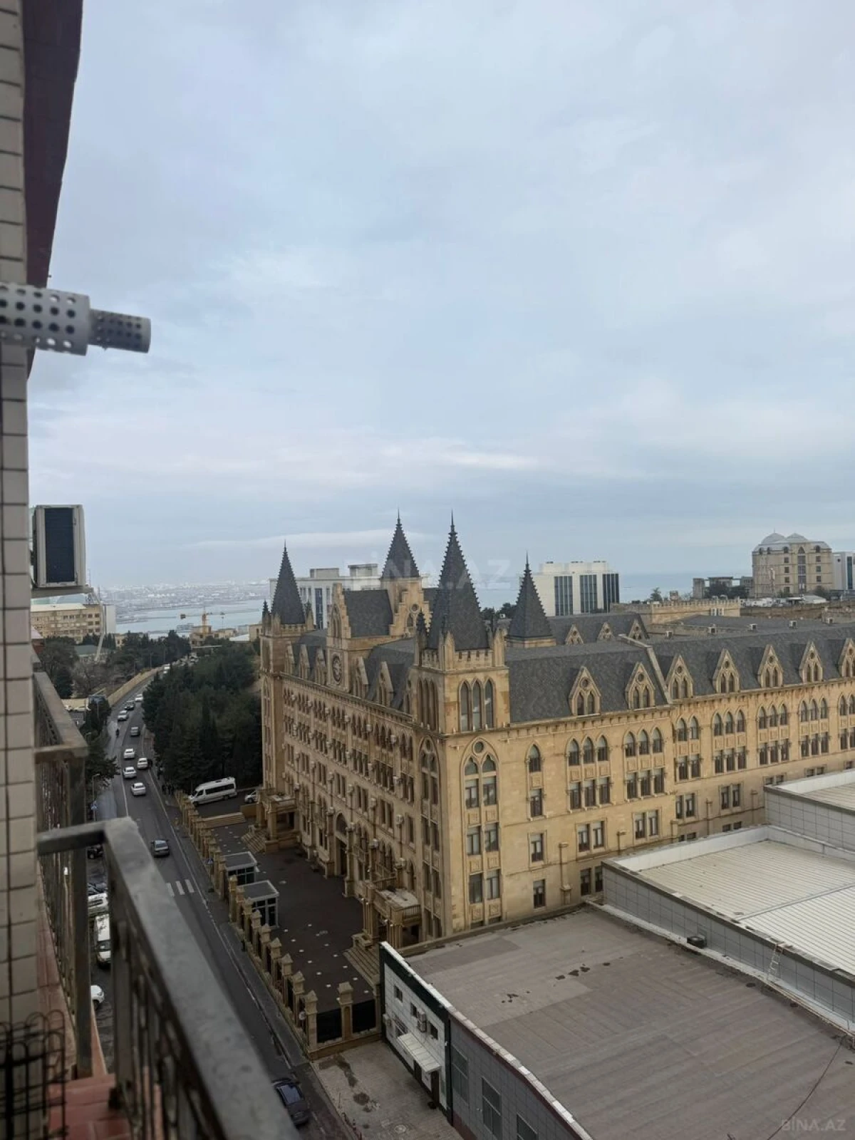 Satılır 3 otaqlı mənzil 91 m²