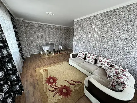Kirayə verilir 2 otaqlı mənzil 95 m²