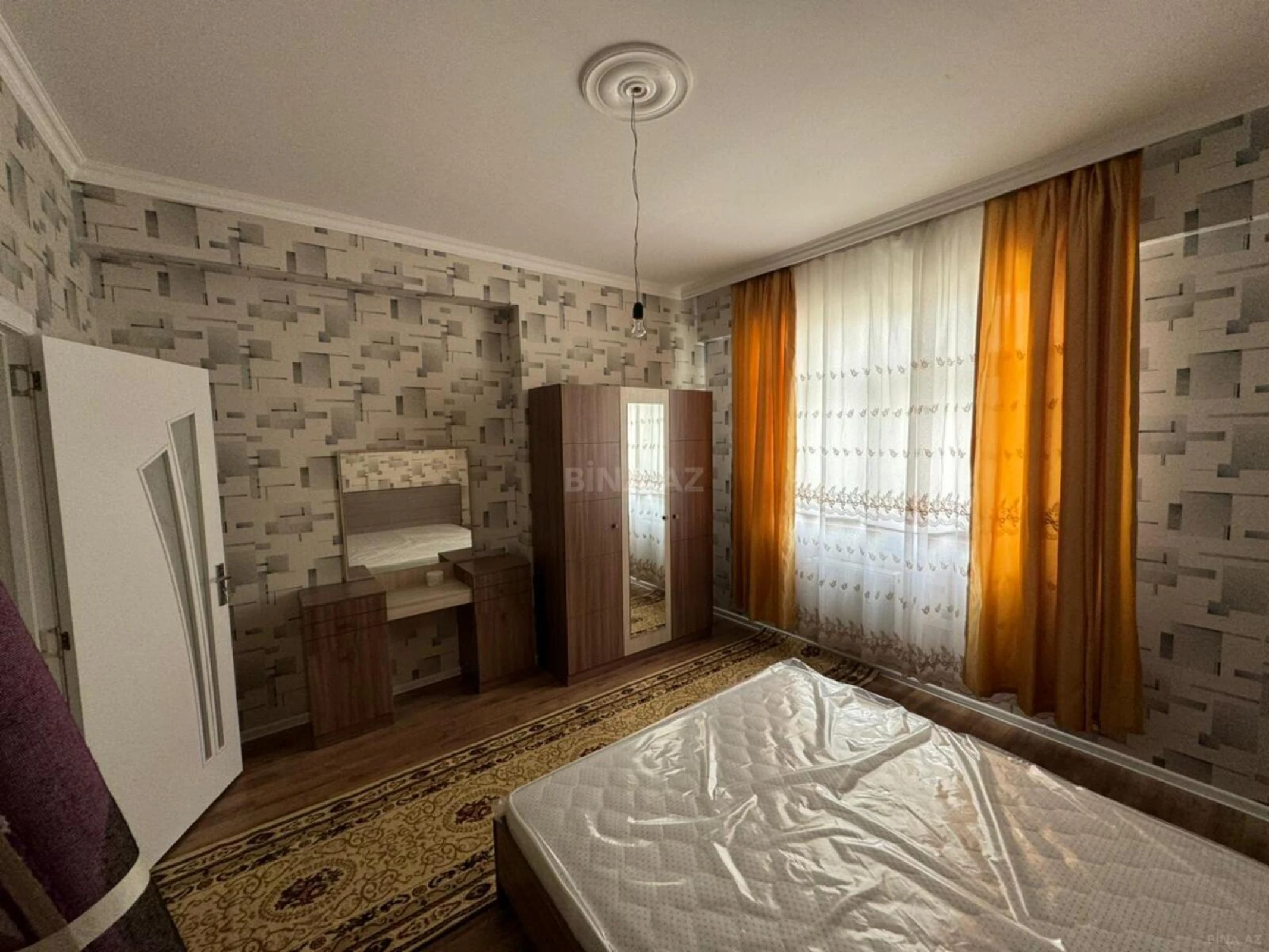 Kirayə verilir 2 otaqlı mənzil 95 m²